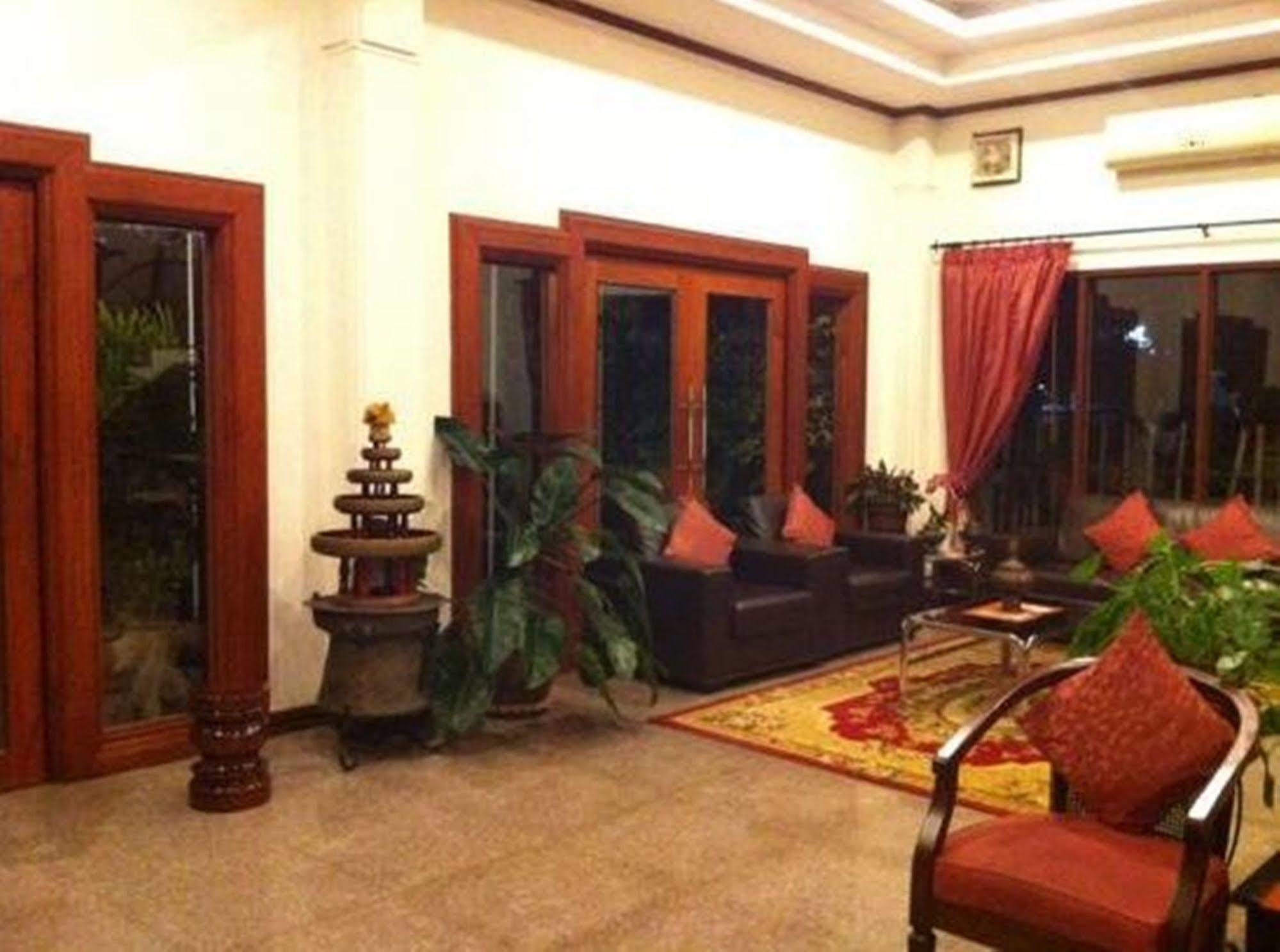 Vayakorn Inn Vientiane Bagian luar foto