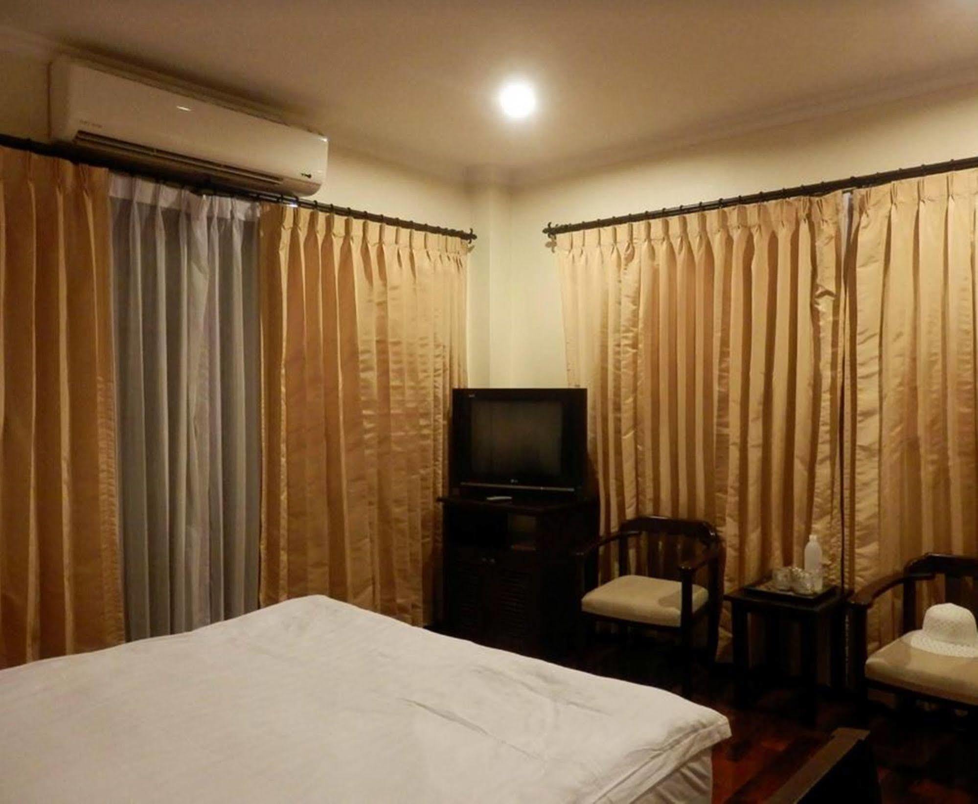 Vayakorn Inn Vientiane Bagian luar foto