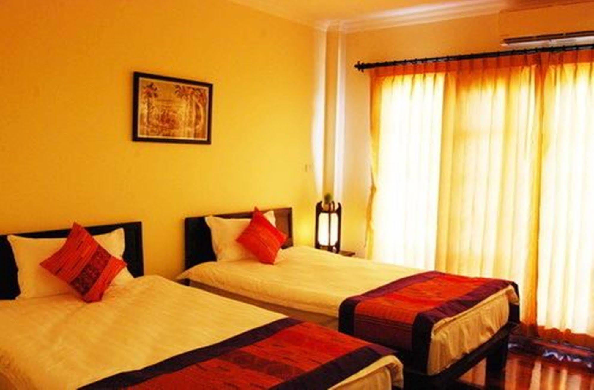 Vayakorn Inn Vientiane Bagian luar foto